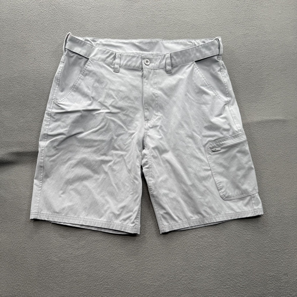 Huk Shorts Mens 2XL Gray Fishing Stretch 11 Inseam Lightweight Pockets